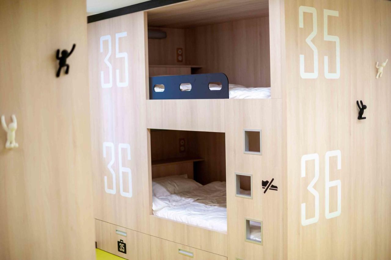 Hostel Le Hueb Grenoble Bagian luar foto