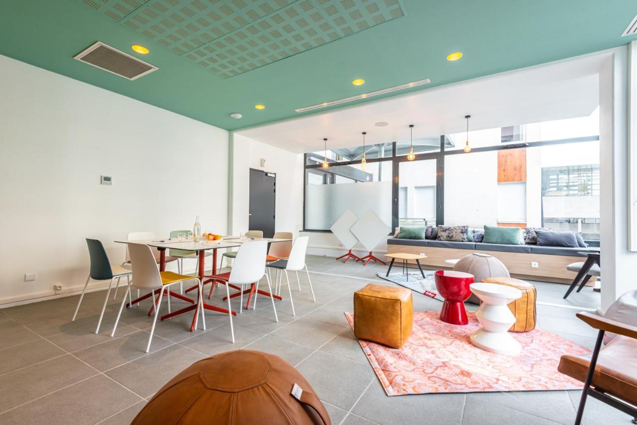 Hostel Le Hueb Grenoble Bagian luar foto
